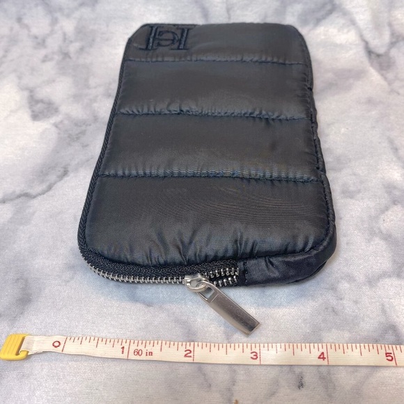 Carolina Herrera Bad Boy Gift Set - 3pc Pouch, Shower Gel, Sample - Picture 9 of 14